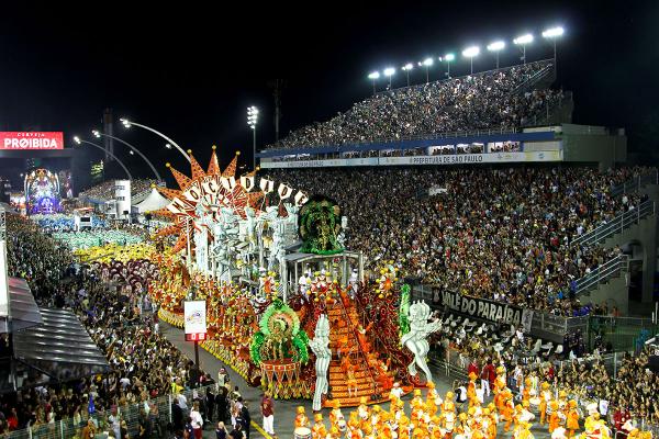 Venda de ingressos para o desfile de carnaval de SP tem setores esgotados