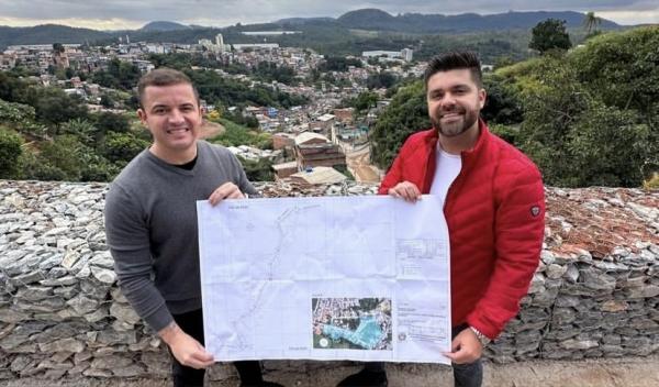 Danilo Joan entrega obra de contenção de enchentes no Parque Paraíso