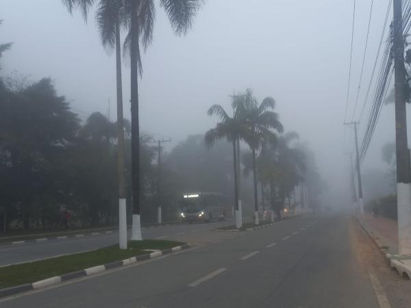 Cajamar amanhece com nevoeiro e frio de 9°C nesta quarta