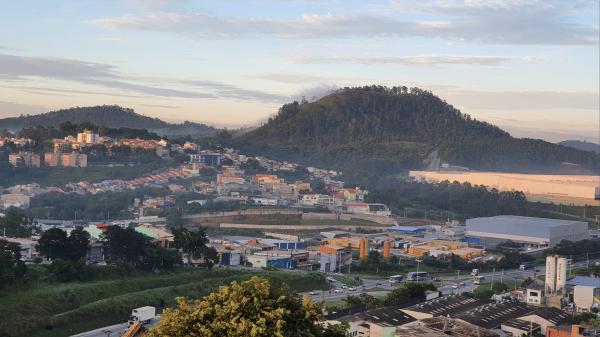 Defesa Civil emite alerta para 'efeito ciclone' com ventos de 30km/h e frio de 12ºC