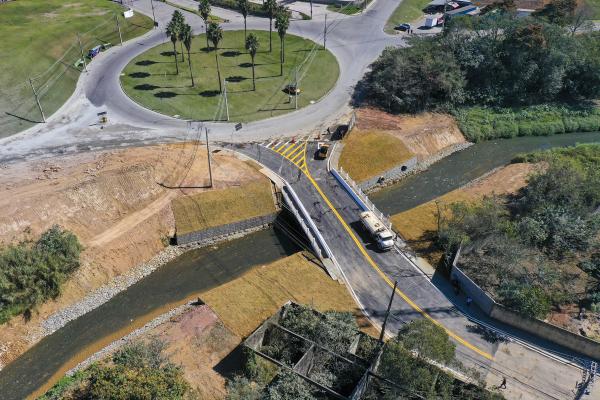 Danilo Joan entrega nova travessia entre Av. Jordano Mendes e Av. Ribeirão dos Cristais