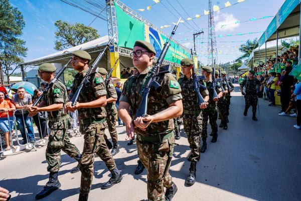 Cajamar celebra a Independência do Brasil com desfile cívico emocionante