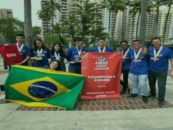 Alunos Brasileiros vencem torneio mundial de Robótica 