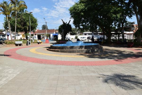 Praça da Lavrinha, no Centro, é revitalizada