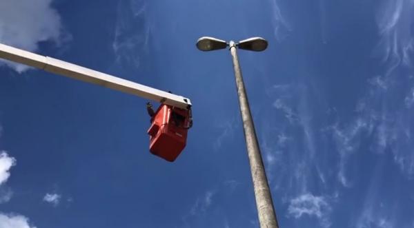 Equipes do programa Ilumina Cajamar começam a catalogar pontos de energia no município