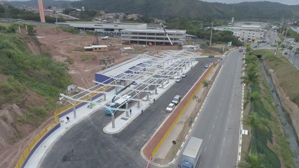 Prefeitura instala estrutura metálica em novo Terminal Rodoviário da Fazendinha