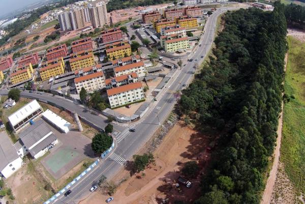 Mulheres são vítimas de assaltos em ponto de ônibus em Jundiaí.