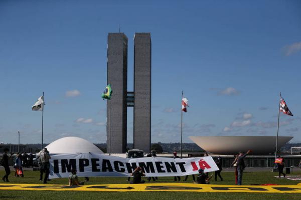 Oposição e entidades entram com pedido coletivo de impeachment de Bolsonaro