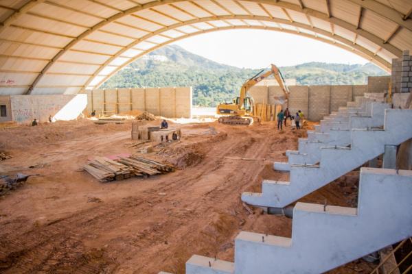 Obra de construção de arena de esportes está em andamento em Pirapora do Bom Jesus